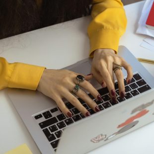 what makes a great blog post? writing for humans and google